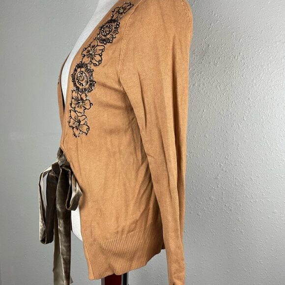 EUC Luciano Dante Tie Cardigan with a Floral Beaded Pattern Size S - Picture 4 of 8